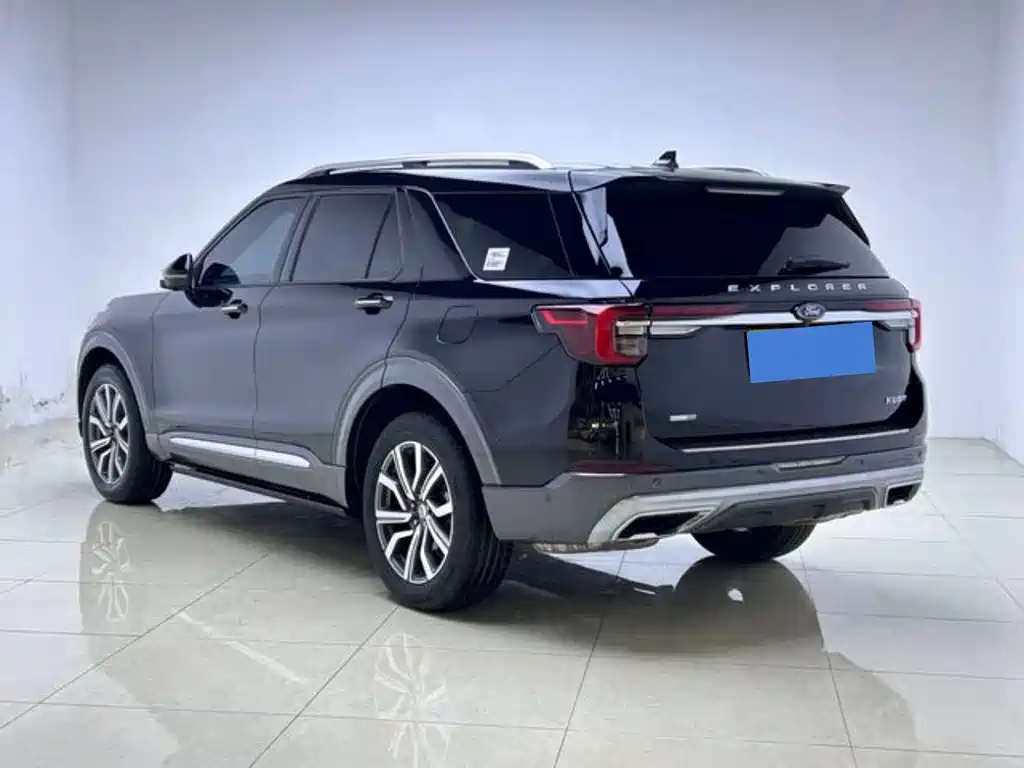 Ford Explorer 2023 — фото 5