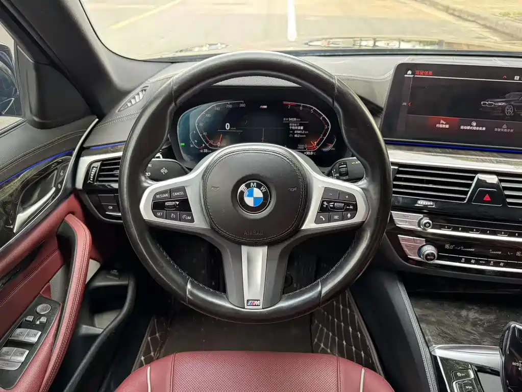 BMW 5 Series 2022 — фото 13