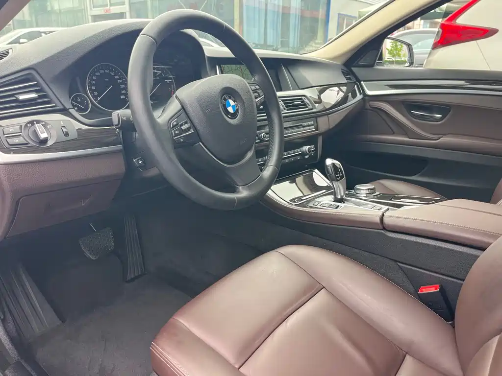 BMW 5 Series 2015 — фото 4