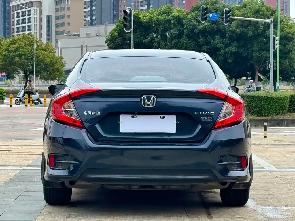 Honda Civic 2020 — фото 8