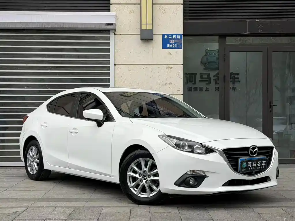 Mazda 3 Axela 2015