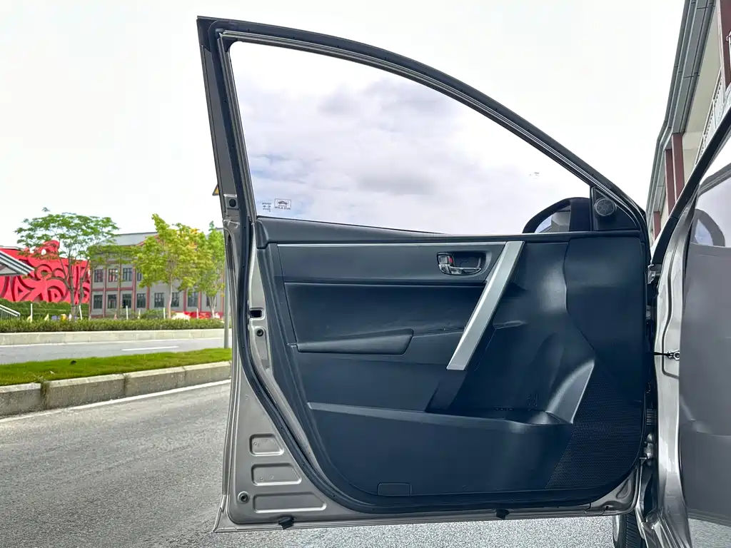 Toyota Corolla 2019 — фото 14