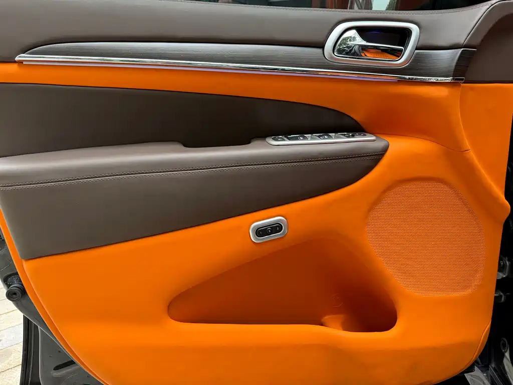 Jeep Grand Cherokee 2015 — фото 17