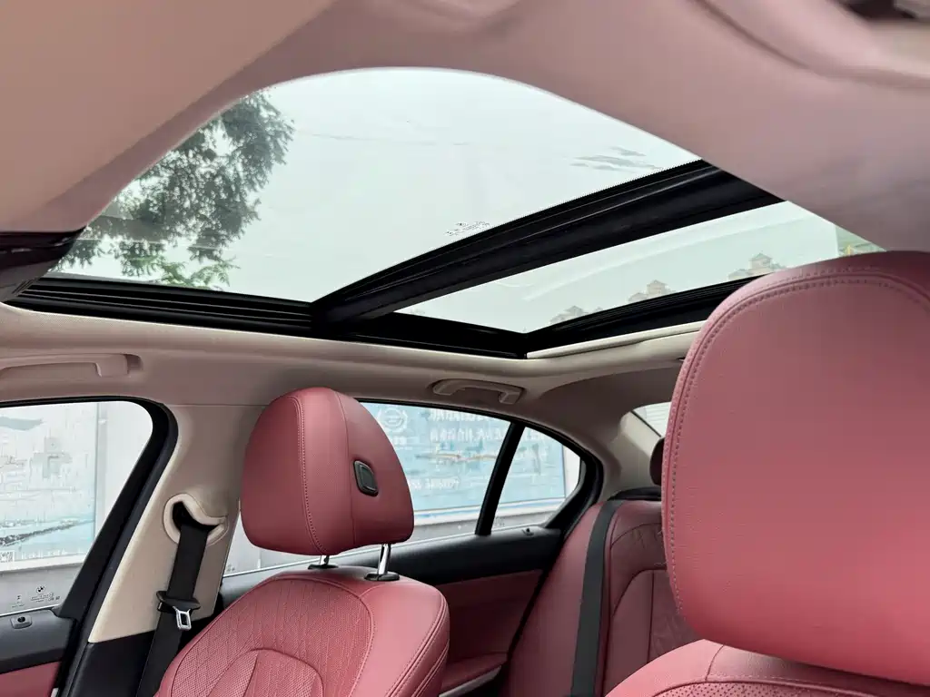 BMW 3 Series 2023 — фото 10