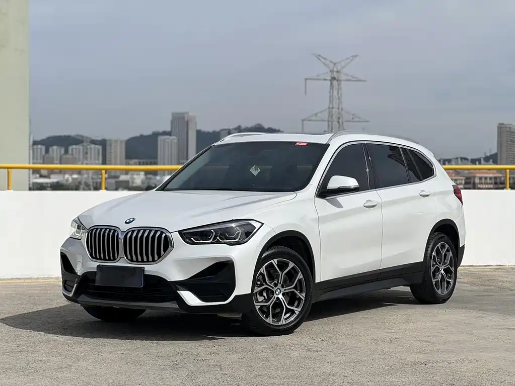 BMW X1 2022 — фото 1