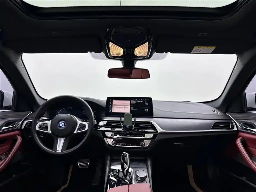 BMW 5 Series New Energy 2022 — фото 8