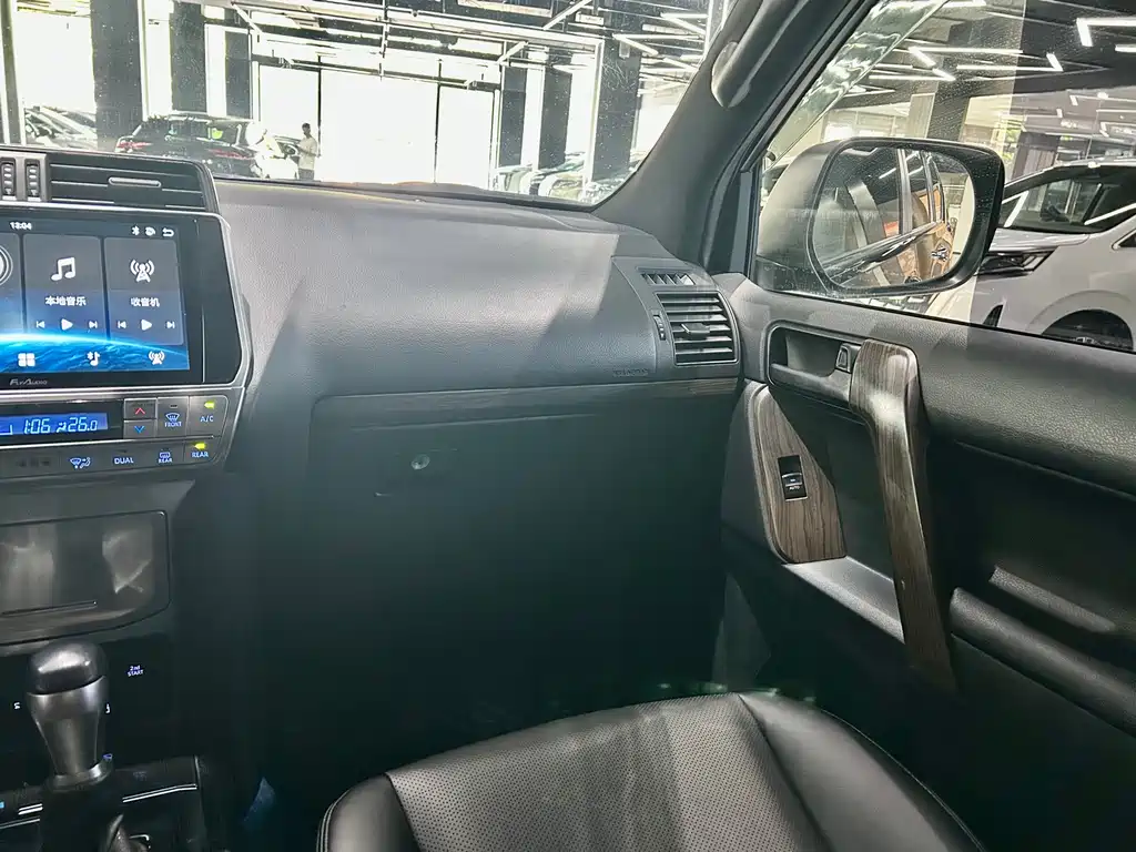 Toyota Prado 2020 — фото 25
