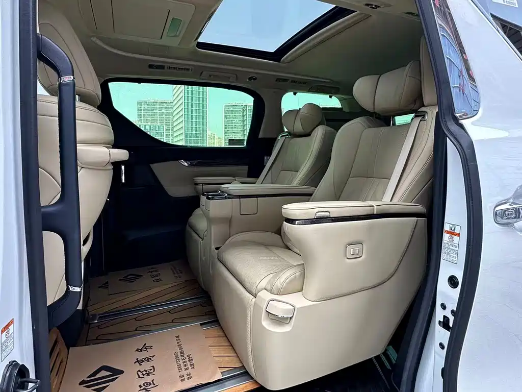 Toyota Vellfire 2021 — фото 8