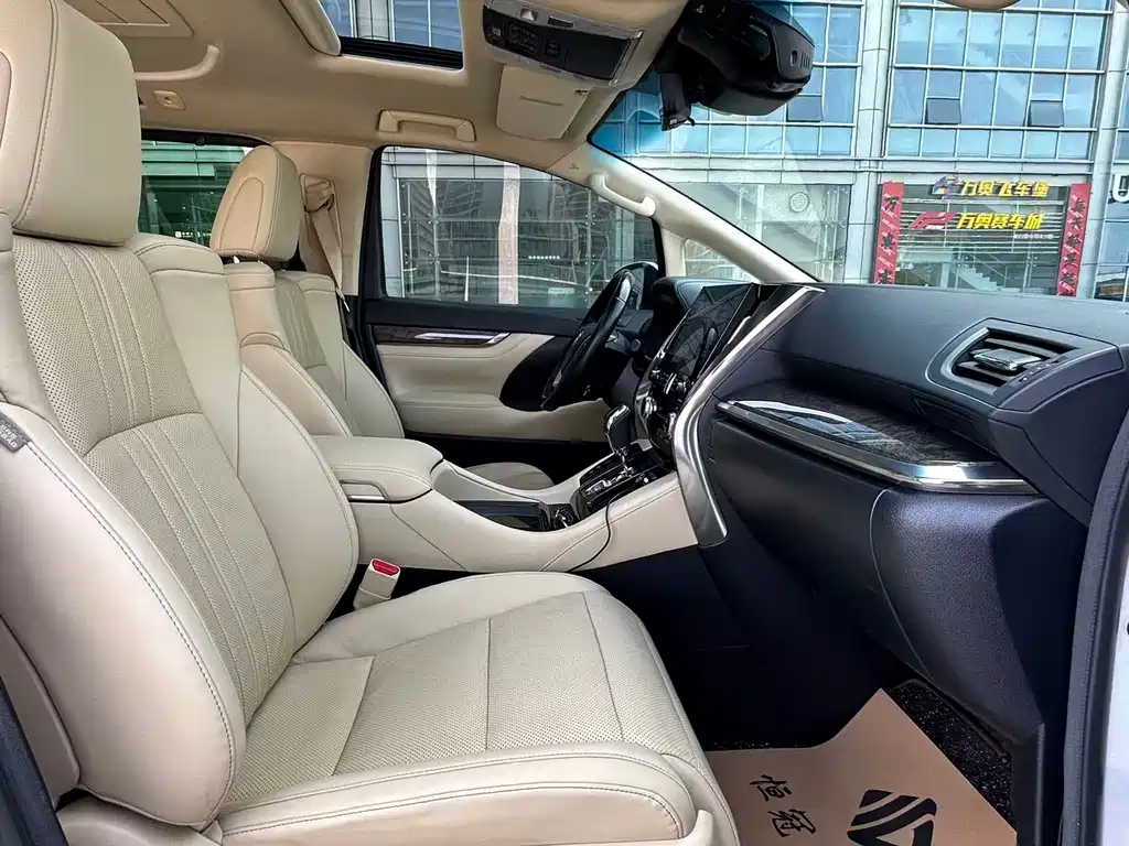 Toyota Vellfire 2021 — фото 13