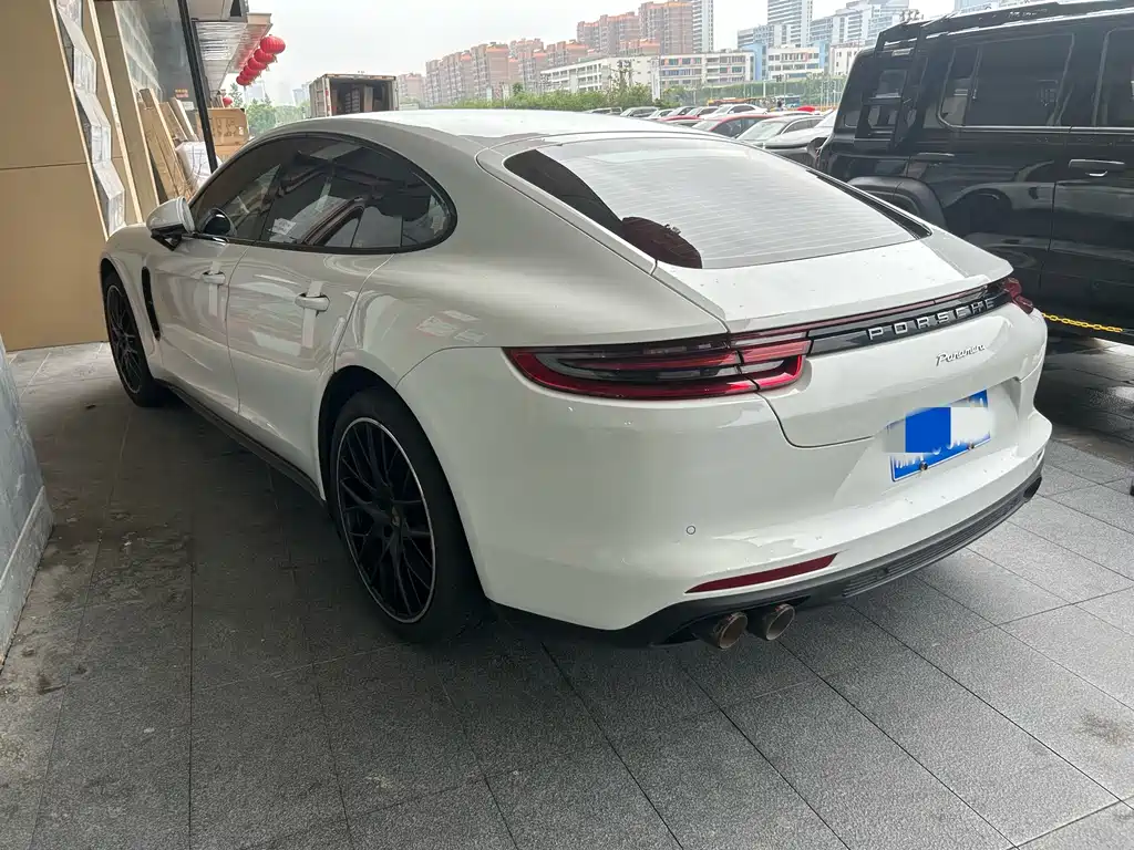 Porsche Panamera 2017 — фото 13