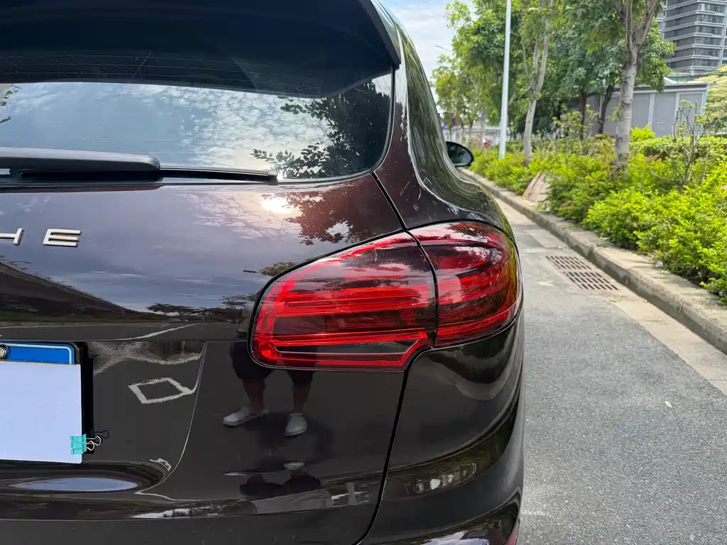 Porsche Cayenne 2017 — фото 17