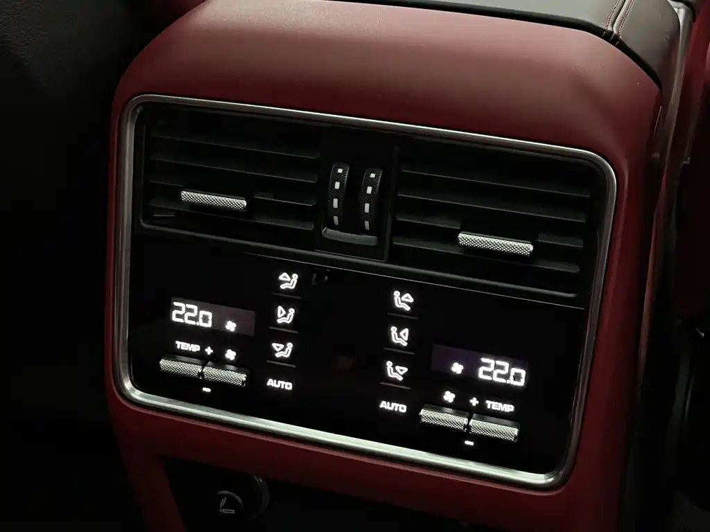 Porsche Cayenne 2021 — фото 23