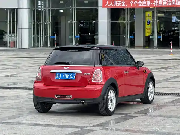 MINI 2012