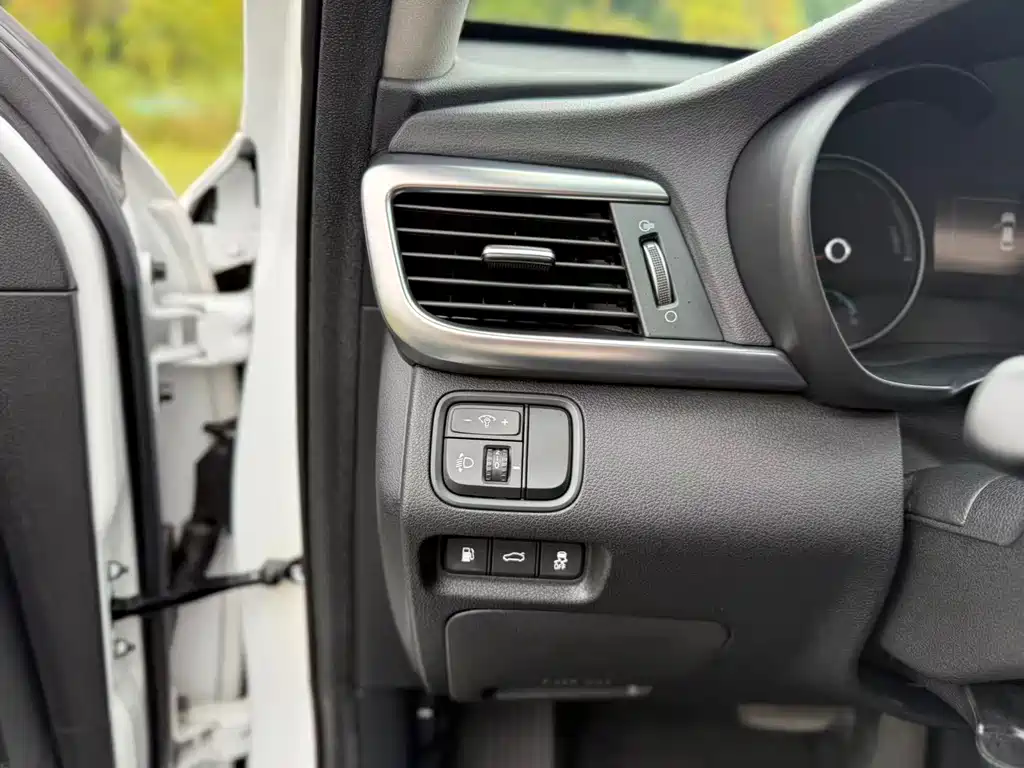Kia K5 New Energy 2019 — фото 17