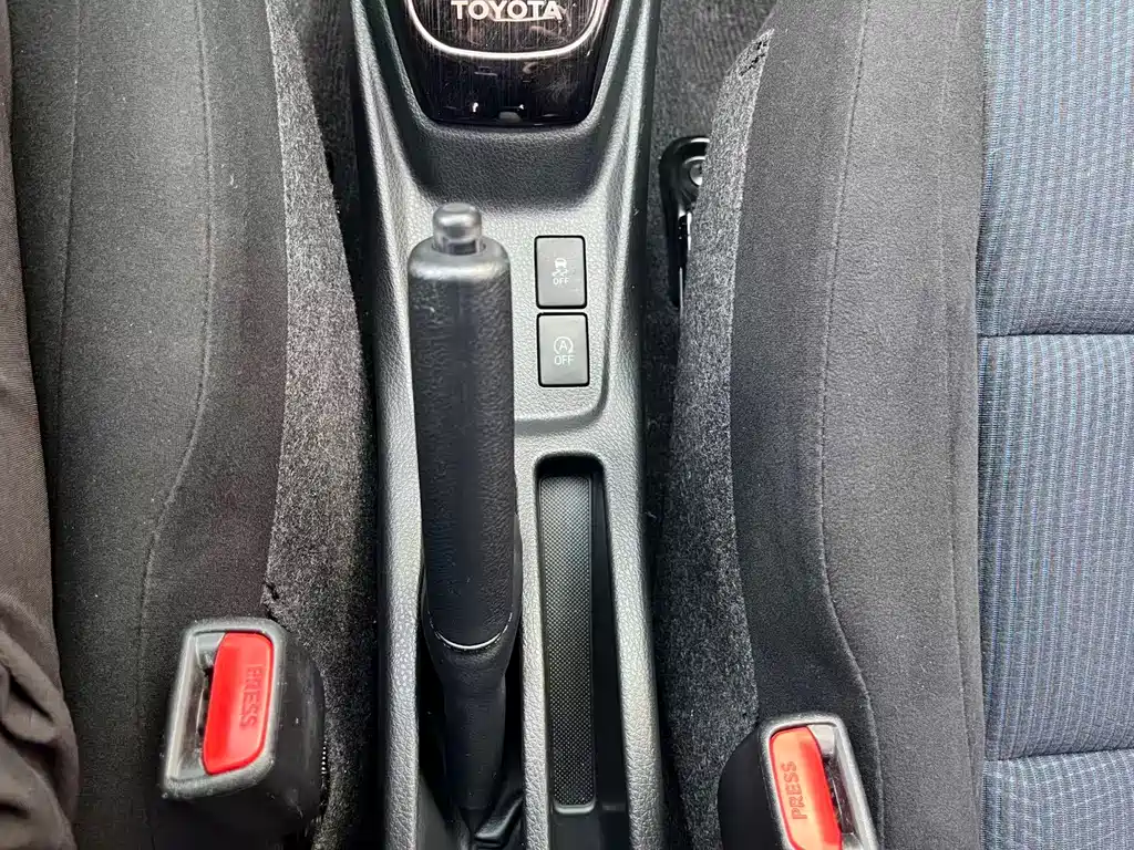 Toyota Yaris L 2019 — фото 17