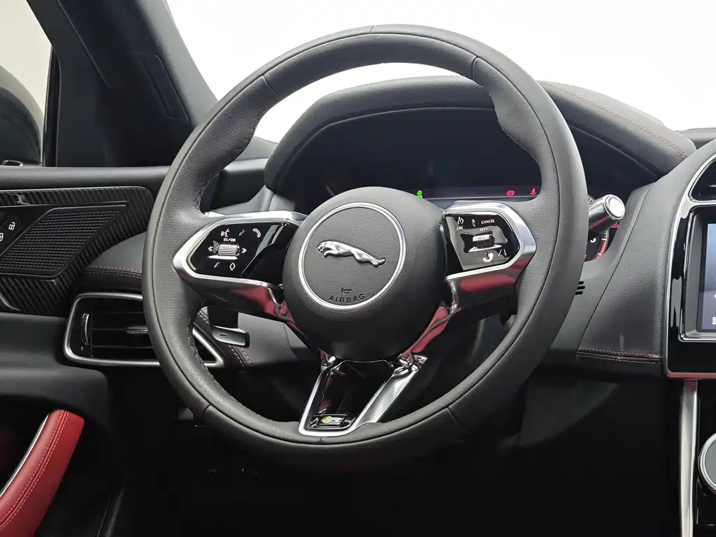 Jaguar XEL 2022 — фото 14
