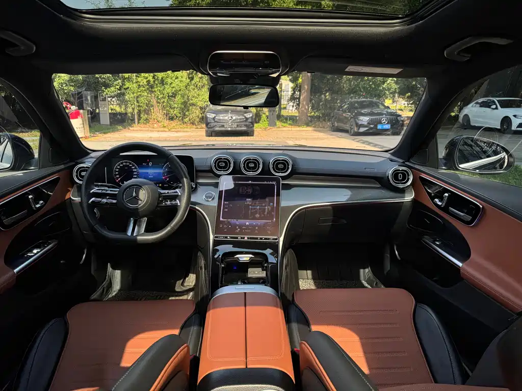 Mercedes-Benz C-Class 2023 — фото 9