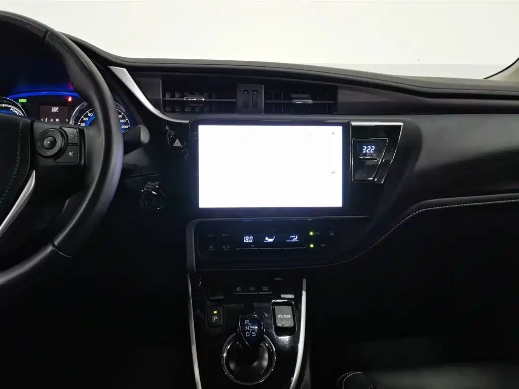 Toyota Corolla 2018 — фото 12