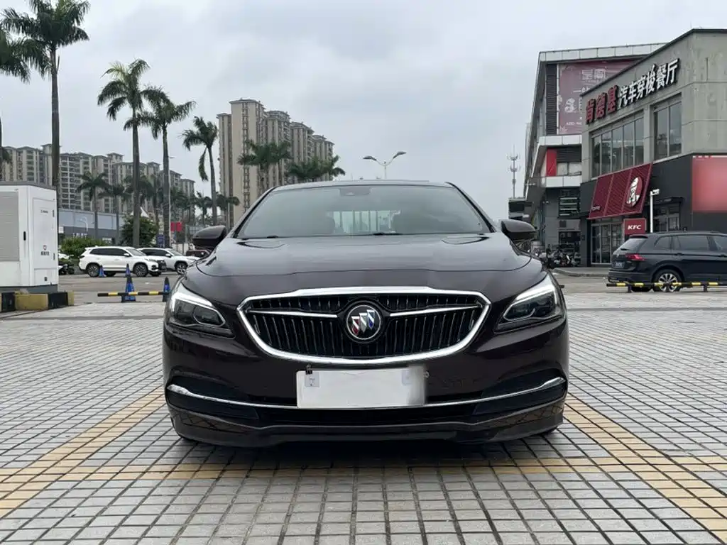 Buick LaCrosse 2017 — фото 22
