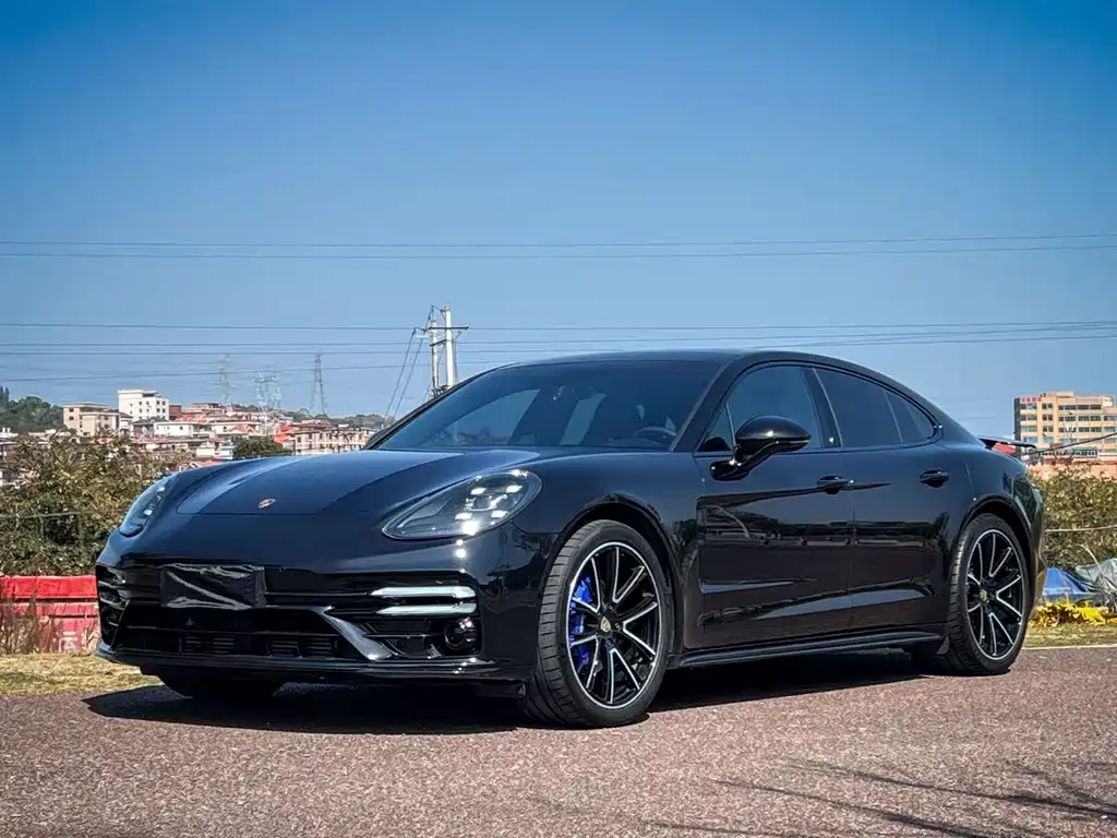 Porsche Panamera 2018 — фото 1