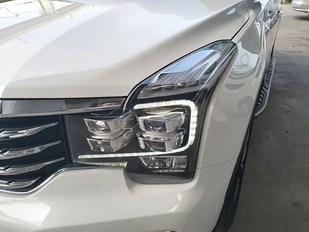 GAC Motor Trumpchi GS8 2018 — фото 24