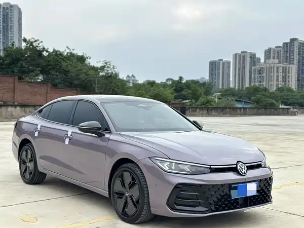Volkswagen Passat 2025