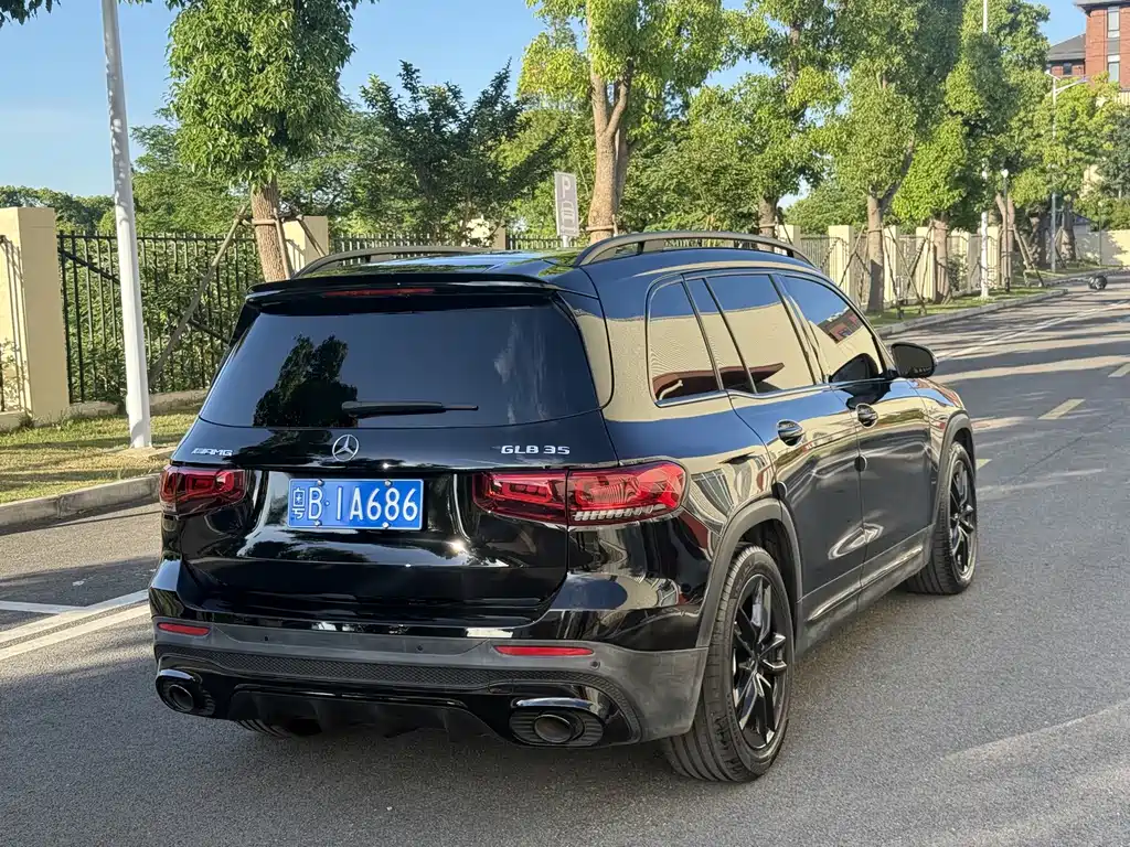 Mercedes-Benz GLB AMG 2022 — фото 4