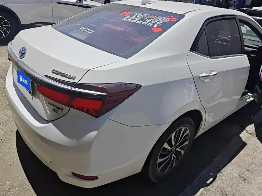 Toyota Corolla 2018 — фото 3