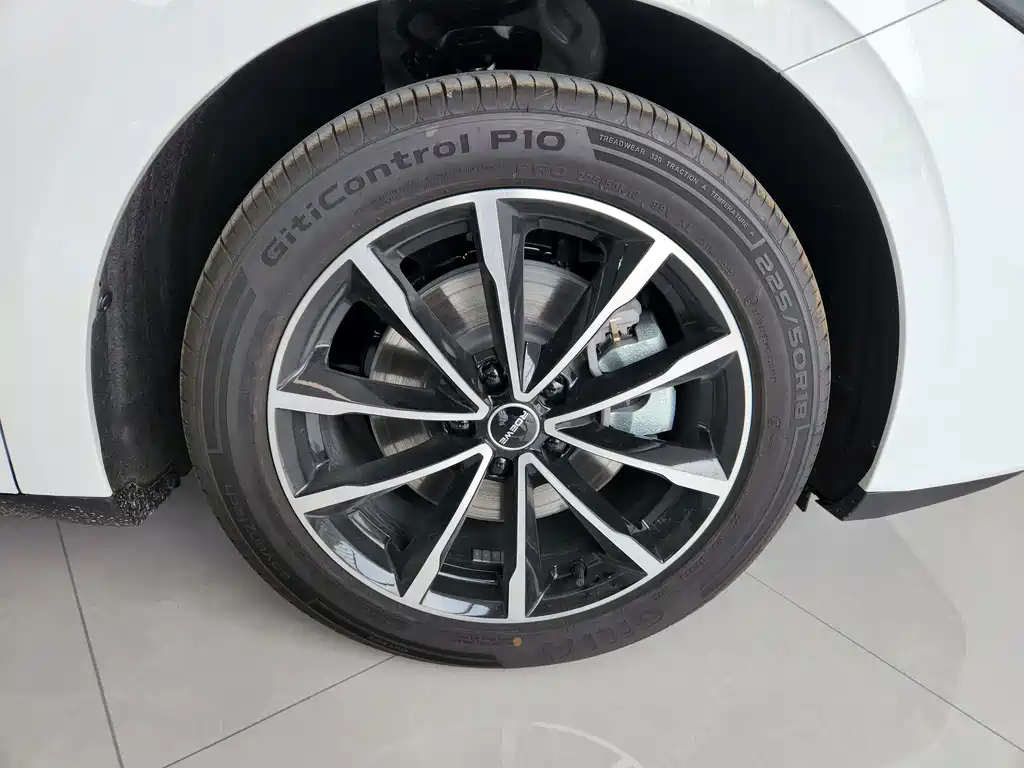 Roewe D7 — фото 15