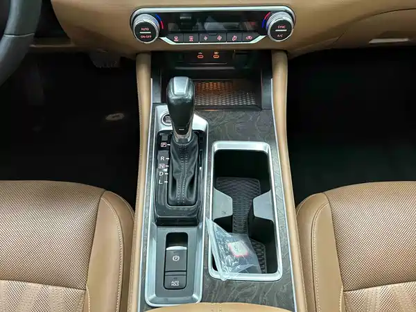 Nissan Teana 2022