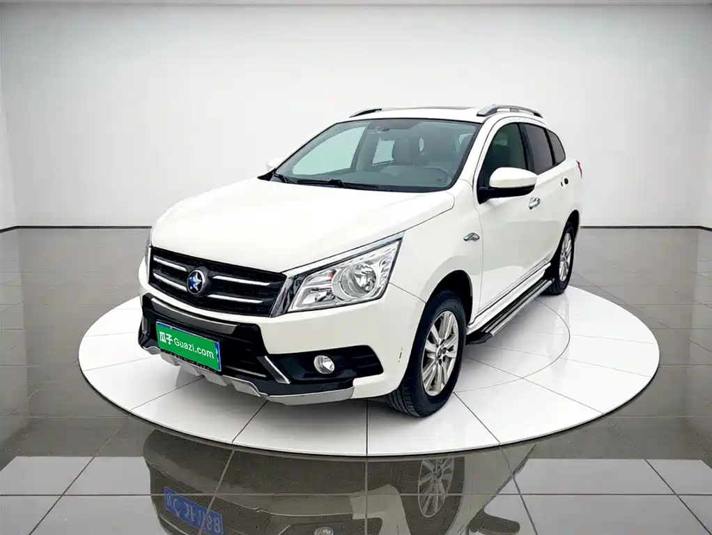 Venucia T70 2015