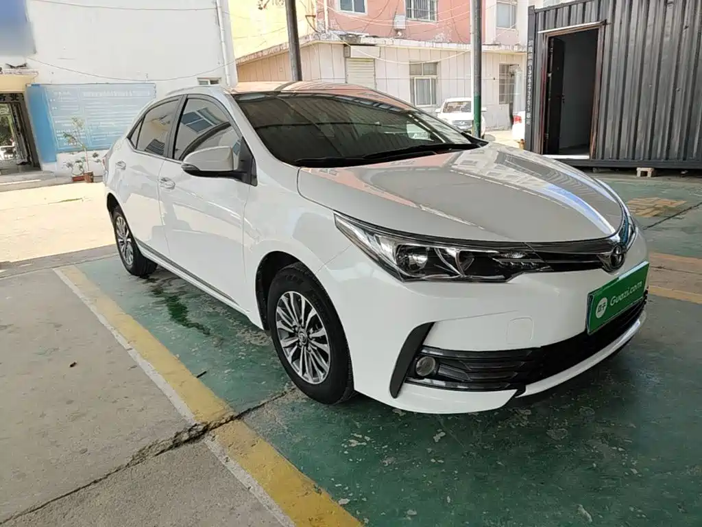 Toyota Corolla 2018 — фото 4