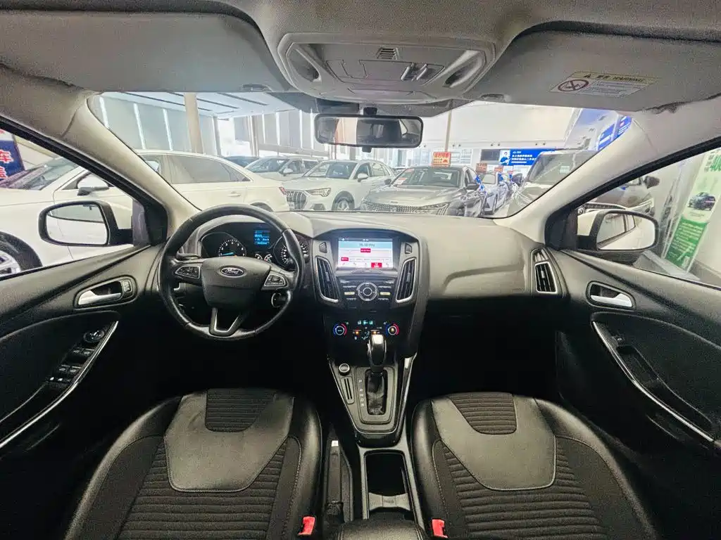 Ford Focus 2017 — фото 13