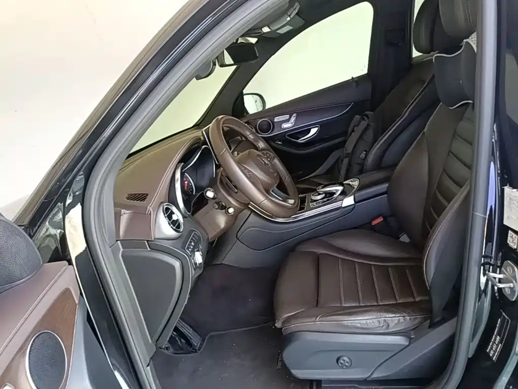 Mercedes-Benz GLC 2017 — фото 15
