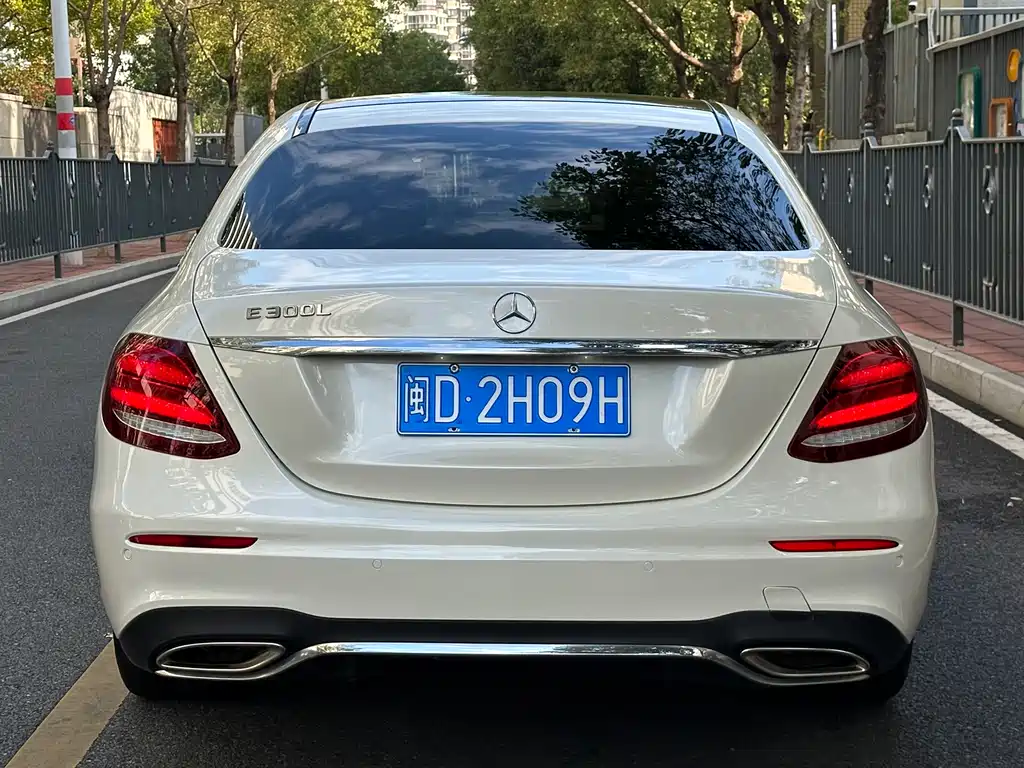 Mercedes-Benz E-Class 2020 — фото 10
