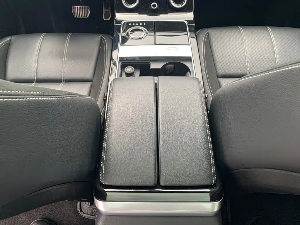 Land Rover Range Rover Velar 2020 — фото 13