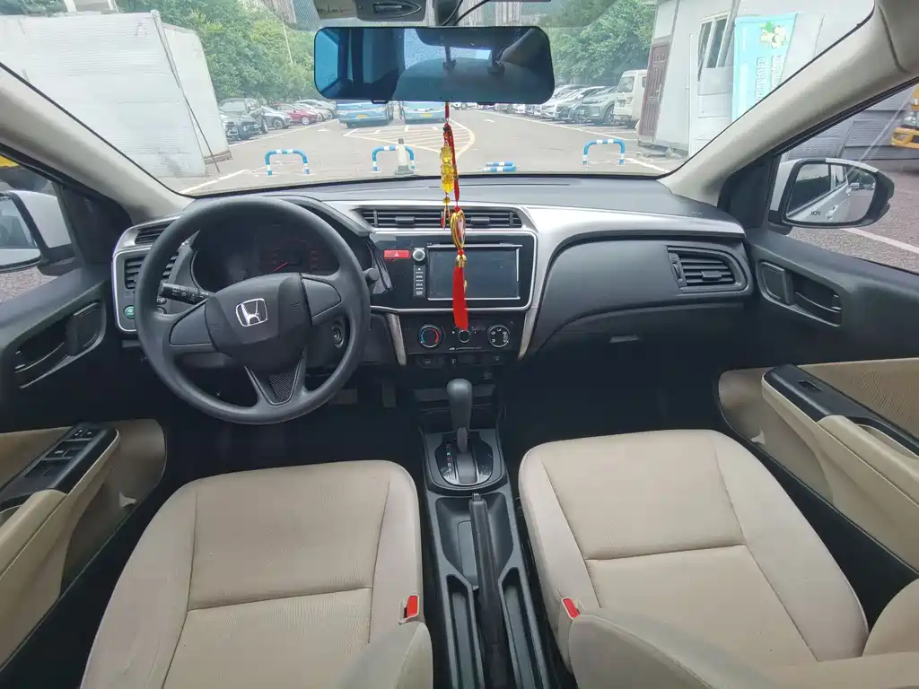 Honda City 2016 — фото 12