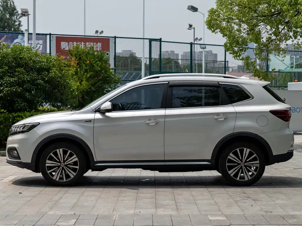 Roewe RX5 New Energy 2017