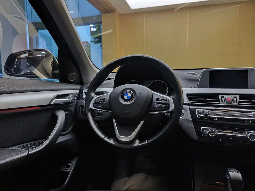 BMW X1 2019 — фото 15