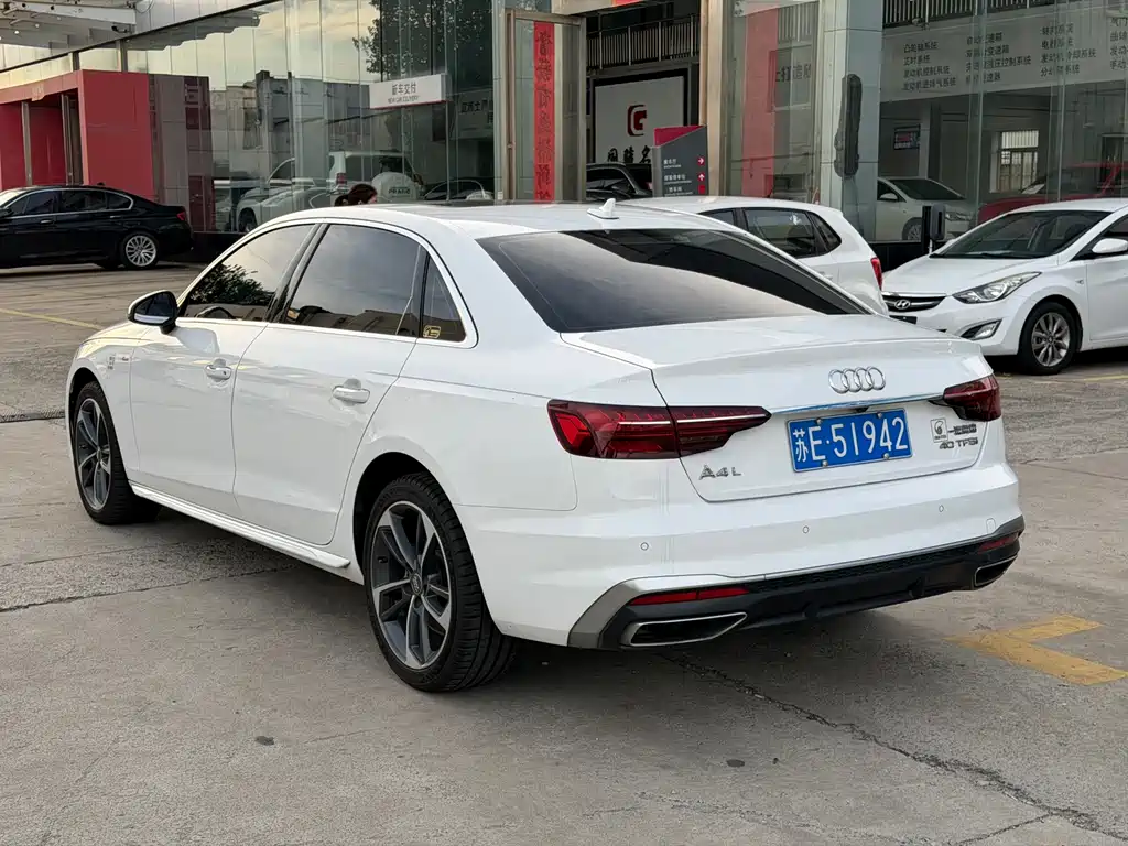 Audi A4L 2021