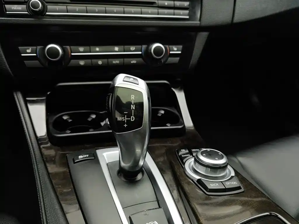 BMW 5 Series 2013 — фото 13