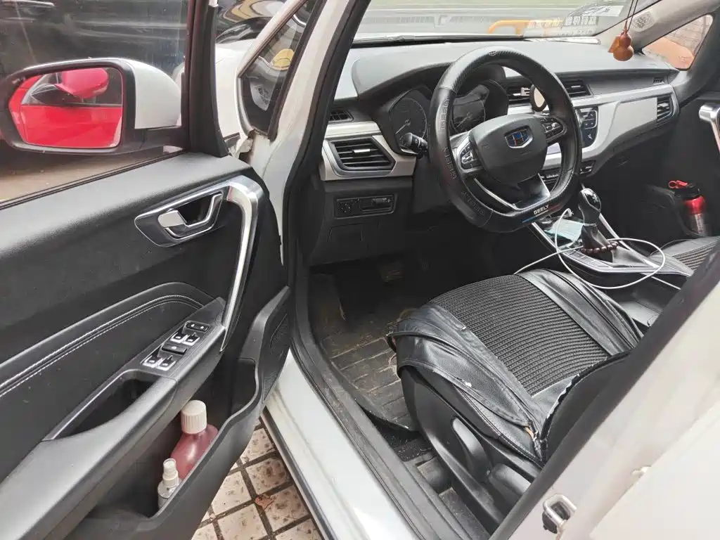 Geely Vision X3 2020 — фото 13