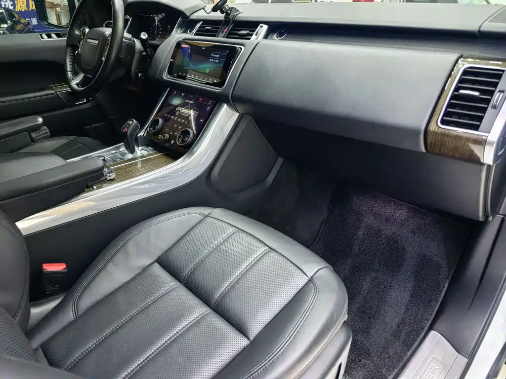 Land Rover Sport PHEV 2018 — фото 11