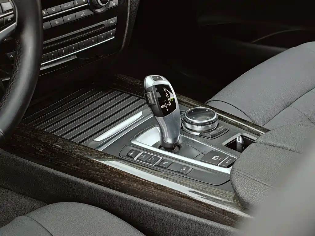 BMW X5 2015 — фото 11