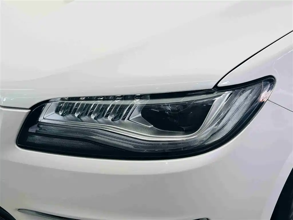 Lincoln MKZ 2019 — фото 11