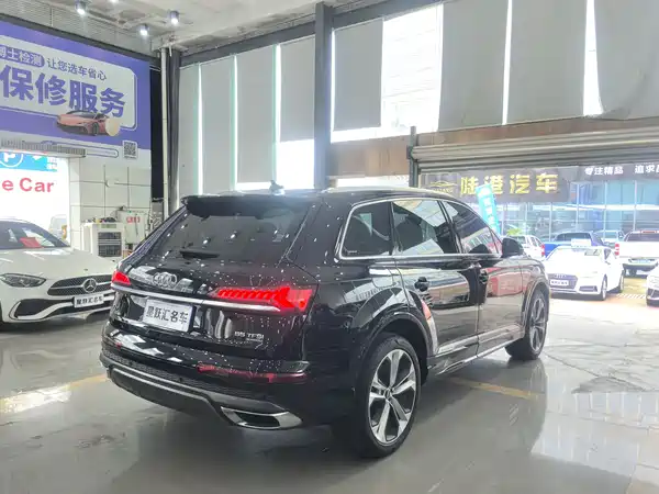 Audi Q7 2021