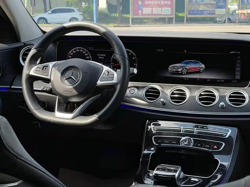 Mercedes-Benz E-Class 2017 — фото 11