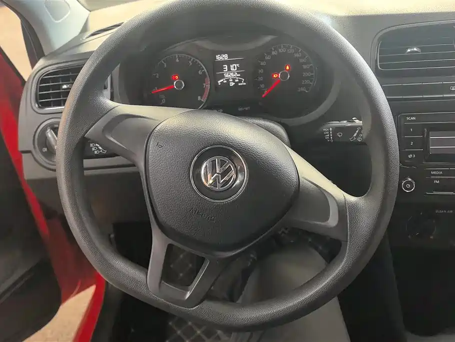 Volkswagen Polo 2017 — фото 15