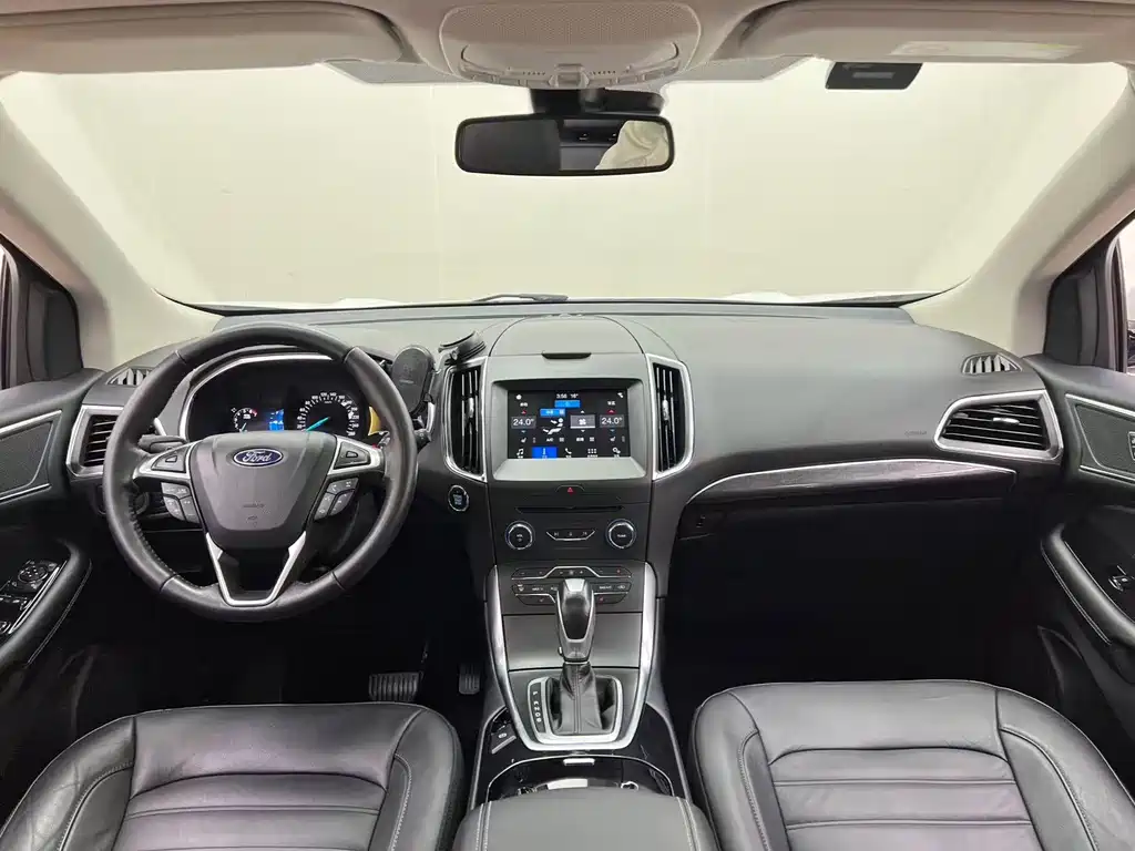 Ford Edge 2017 — фото 22