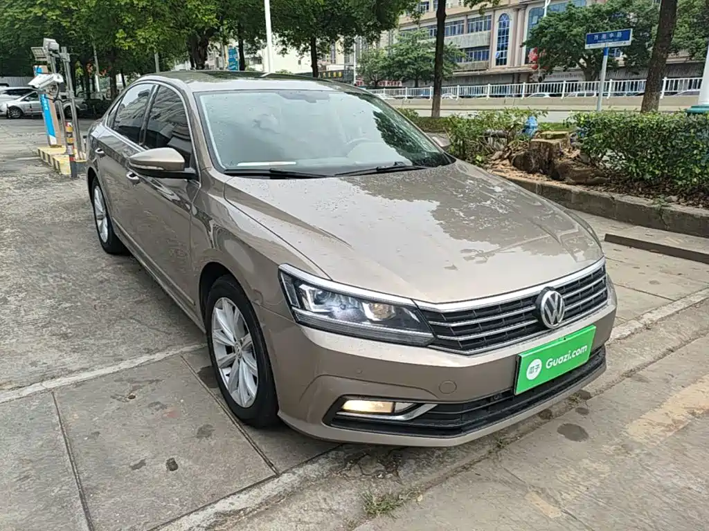 Volkswagen Passat 2017 — фото 22